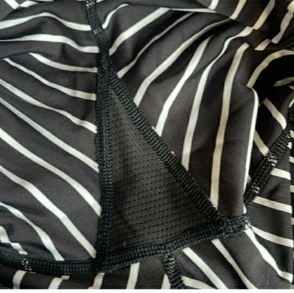 Athleta Stripe Contender 7/8 Tight Legging size S - Picture 8 of 12